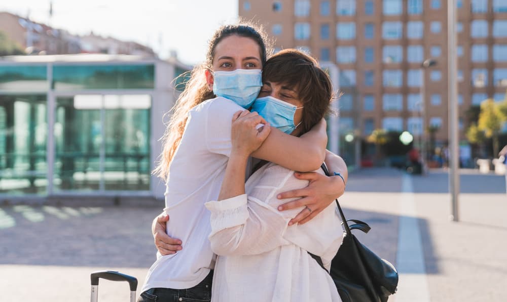 Hacia mediados de mayo, vas a encontrarte con movimientos sorpresivos, pero lo más significativo es que podrás reunirte con personas queridas, con quien hacía tiempo querías ver pero por motivos ajenos a la voluntad, sobre todo la pandemia, estuvieron separado. Habrán abrazos de reencuentro.
<br>