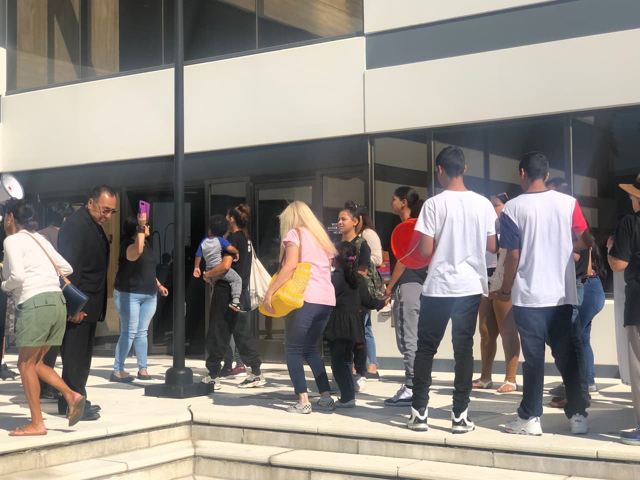 Manifestantes protestan contra Koch Foods.