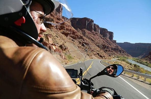 Esta sería la primera producción en la que ambas celebridades compartirán créditos luego de haber anunciado su inminente separación en noviembre de 2008.