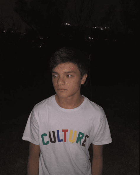 Durante una transmisión en Instagram, este lunes 22 de abril, el joven de 15 años pidió que ya no se le pregunte más sobre su padre, pues no lo conoce ni le importa.