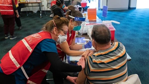 La vacunación contra el covid-19, el gran logro de Biden en sus primeros 100 días de gobierno