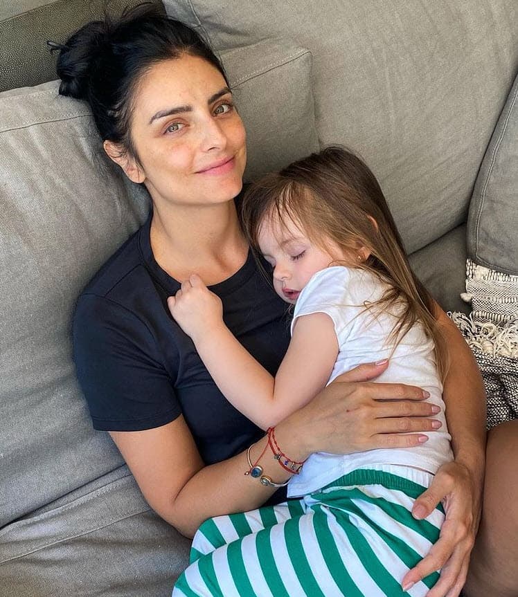 Aislinn reiteró que ambos llevan una excelente relación y lo reflejan en la crianza de su hija de tres años.
<br>