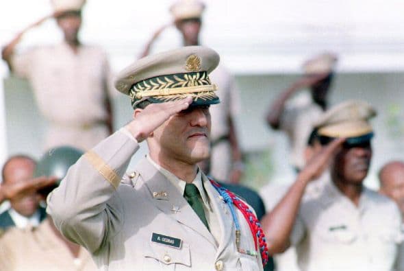 Raoul Cedras, ex general golpista de Haití Asilado también en Panamá.