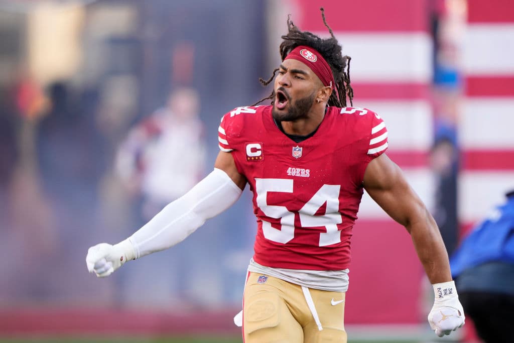 Su madre, Laura, ha sido una influencia clave en su carrera, inculcándole el amor por México y motivándolo a seguir el camino del fútbol americano. Ella ha sido su mayor apoyo y siempre ha estado presente en su vida y en su carrera deportiva.