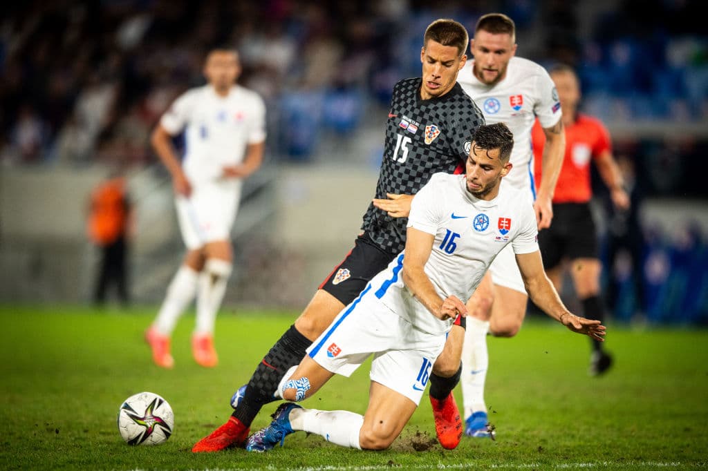 Marcelo Brosovi´c se pone la capa de héroe y con su gol al minuto 86, Croacia vence 0-1 a Montenegro.