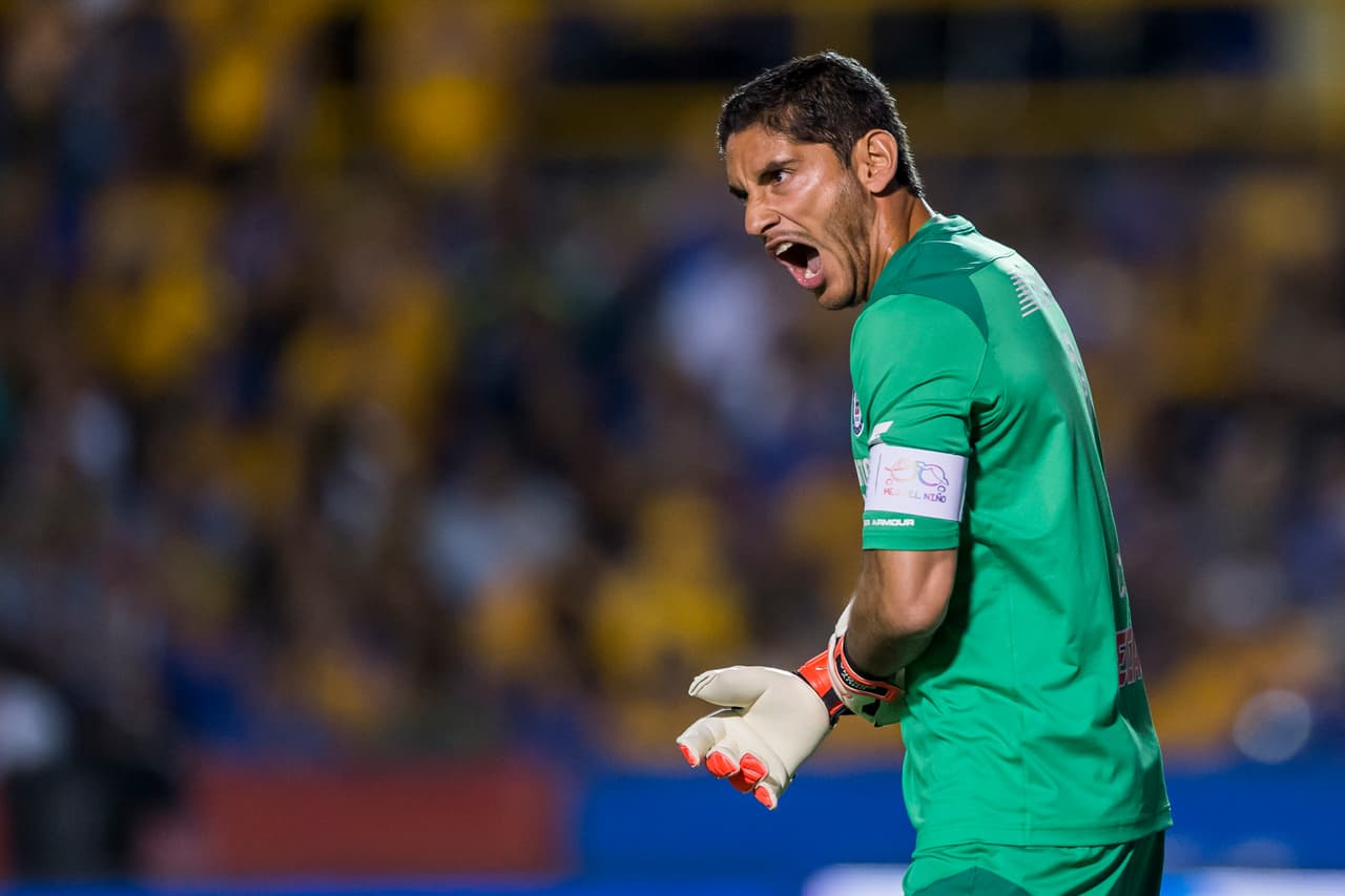 Jesús Corona (Cruz Azul): estuvo en Brasil 2014. Tendrá el 1.