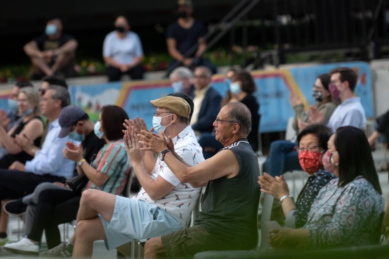 Quienes estén vacunados podrán disfrutar de algunos espectáculos de forma gratuita en el
<b>Lincoln Center</b>. Visita
<a href="http://lincolncenter.org/" target="_blank">lincolncenter.org</a> para más información.