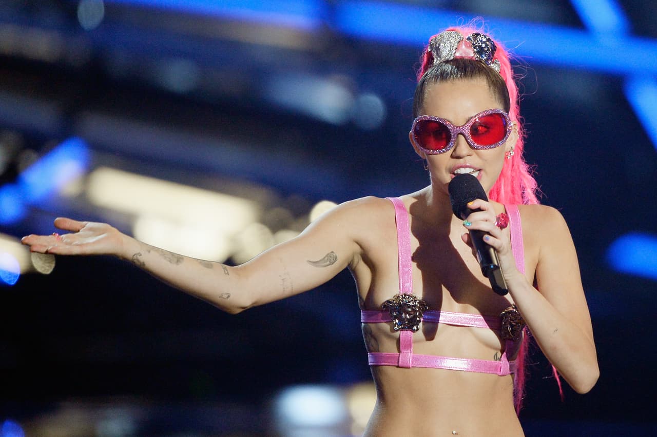 Sin duda, hubo tantos momentos inolvidables, pero Miley se llevó la noche.