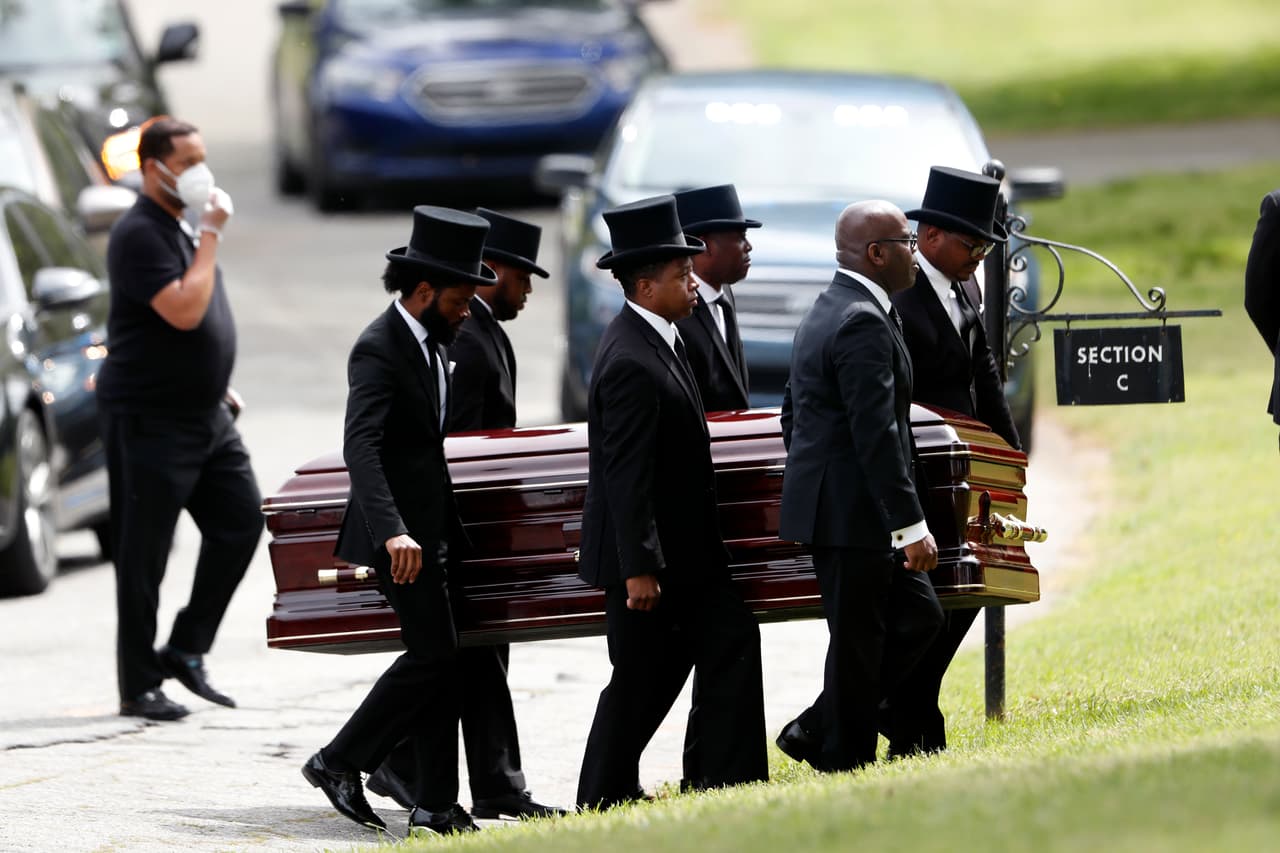 El reverendo Joseph E. Lowery murió el 27 de marzo en Atlanta por lo que su familia dijo que eran causas naturales no relacionadas con el nuevo coronavirus. Fue mejor conocido por ayudar a King a comenzar la Conferencia de Liderazgo Cristiano del Sur.