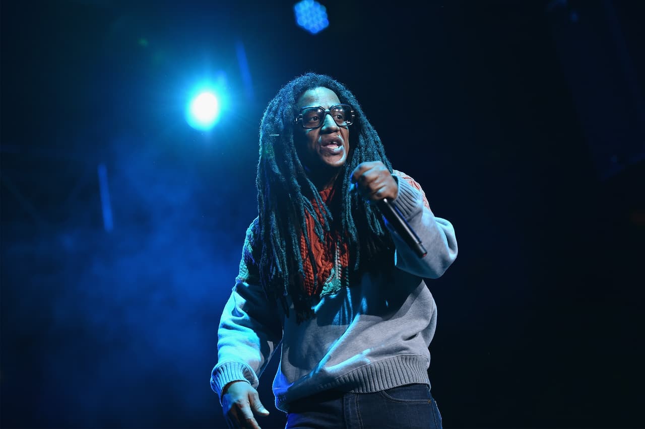 <b>Tego Calderón</b>: el artista urbano puertorriqueño se accidentó el 23 de abril en la noche, cuando conducía su vehículo y chocó con una valla de cemento. El cantante iba solo y tan solo sufrió unas heridas leves. Calderón iba en dirección hacia San Juan, en Puerto Rico. 
<br>
<br>