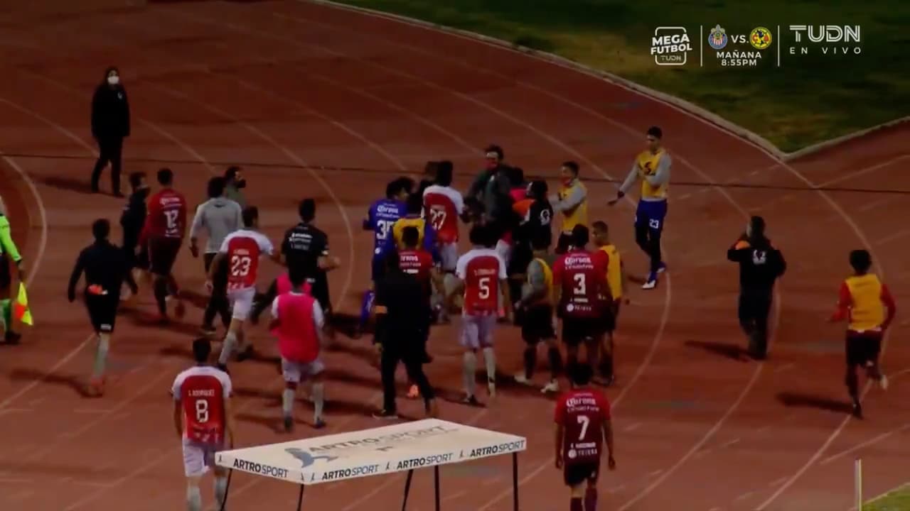 Conato de bronca tras triunfo de Mineros sobre Tepatitlán