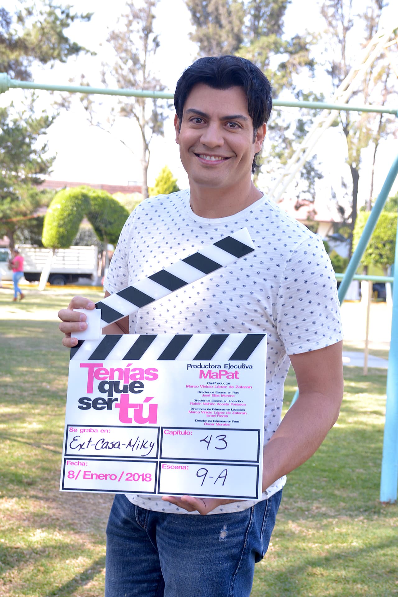 'Tenías que ser tú' fue el proyecto que el mexicano estelarizó en 2018. En esta historia, fue un risueño, despreocupado, divertido, noble y amoroso conductor de transporte escolar que gustaba de su soltería hasta que conoció al personaje de su coprotagonista.