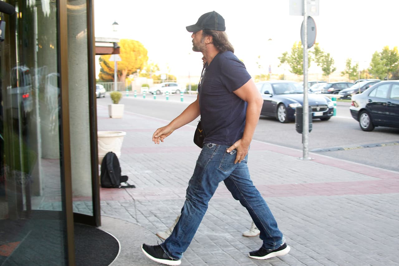 Los restos del padre de Penélope viajaron del tanatorio Dos Mares, de El Algar, hacia Madrid.