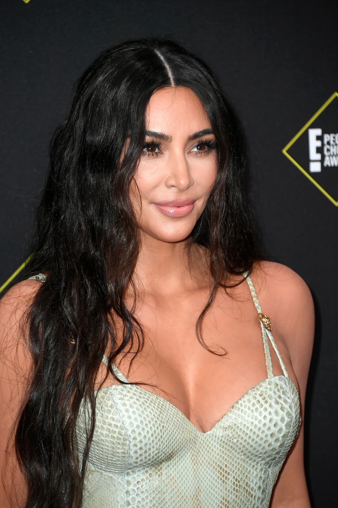 "No quiero poner palabras en su boca, pero estoy bastante segura de que
<b><a href="https://www.univision.com/entretenimiento/asi-le-callaron-la-boca-a-kanye-west-durisimo-tras-decir-que-400-anos-de-esclavitud-fueron-por-eleccion" target="_blank">(iría por) los demócratas</a></b>. ¿Tal vez independiente? No sé qué tan serio es al respecto. Ya veremos".
<br>