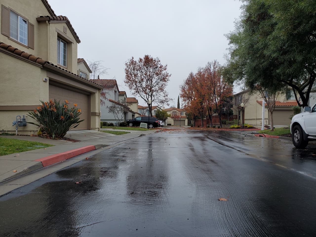 <b>Puesto 16: 94582. San Ramón, California</b> (ocupa parte del área metropolitana de San Francisco, Oakland y Hayward).
<br>
<br>Costo promedio de una vivienda: 
<b>1,127,000 dólares.</b>
<br>
<br>Ingreso familiar promedio al año: 
<b>175,490 dólares.</b> 
<br>
<br>Hogares que ganan 200,000 dólares o más: 
<b>45.2%</b>.