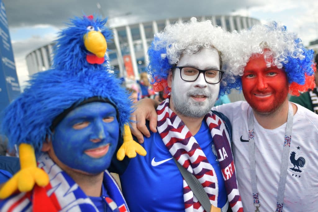El colorido y los atuendos demostraron la alegría de los fanáticos en medio del duelo de cuartos de final entre Uruguay y Francia, en la lucha por un cupo a la semifinal del Mundial de Rusia 2018.