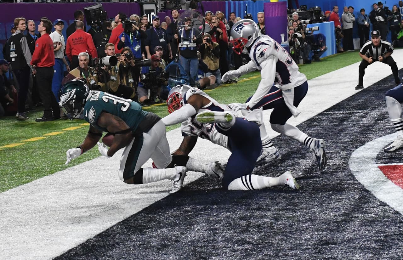 Así es juega el Super Bowl LII. ¡Es un partido de milímetros!