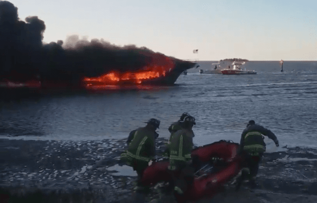 Muere una pasajera del casino flotante que se incendió en la costa de Florida 