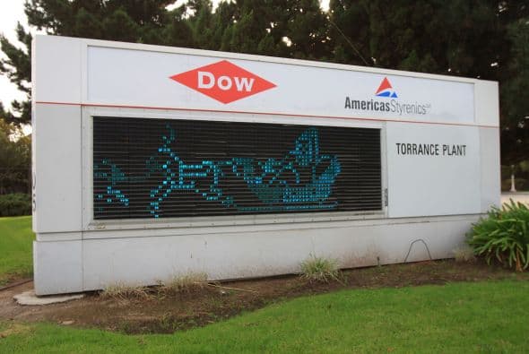 DOW CHEMICAL- La empresa química estadounidense dio a conocer que recortará 900 empleos en todo el mundo y cerrará viarias fábricas, entre ellas una en Illinois.