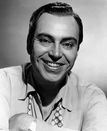 Versátil, apuesto, carismático y con una mirada inconfundible, Pedro se convirtió en una estrella en poco tiempo y comenzó a conquistar la pantalla grande, siendo rival en popularidad de los actores mexicanos: Pedro Infante y Jorge Negrete.