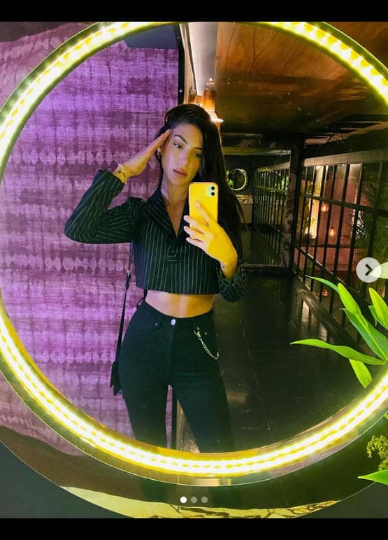 En su cuenta de Instagram 
<b>tiene 111 mil seguidores</b>. Su carrera se ha concentrado en el modelaje. 
<br>