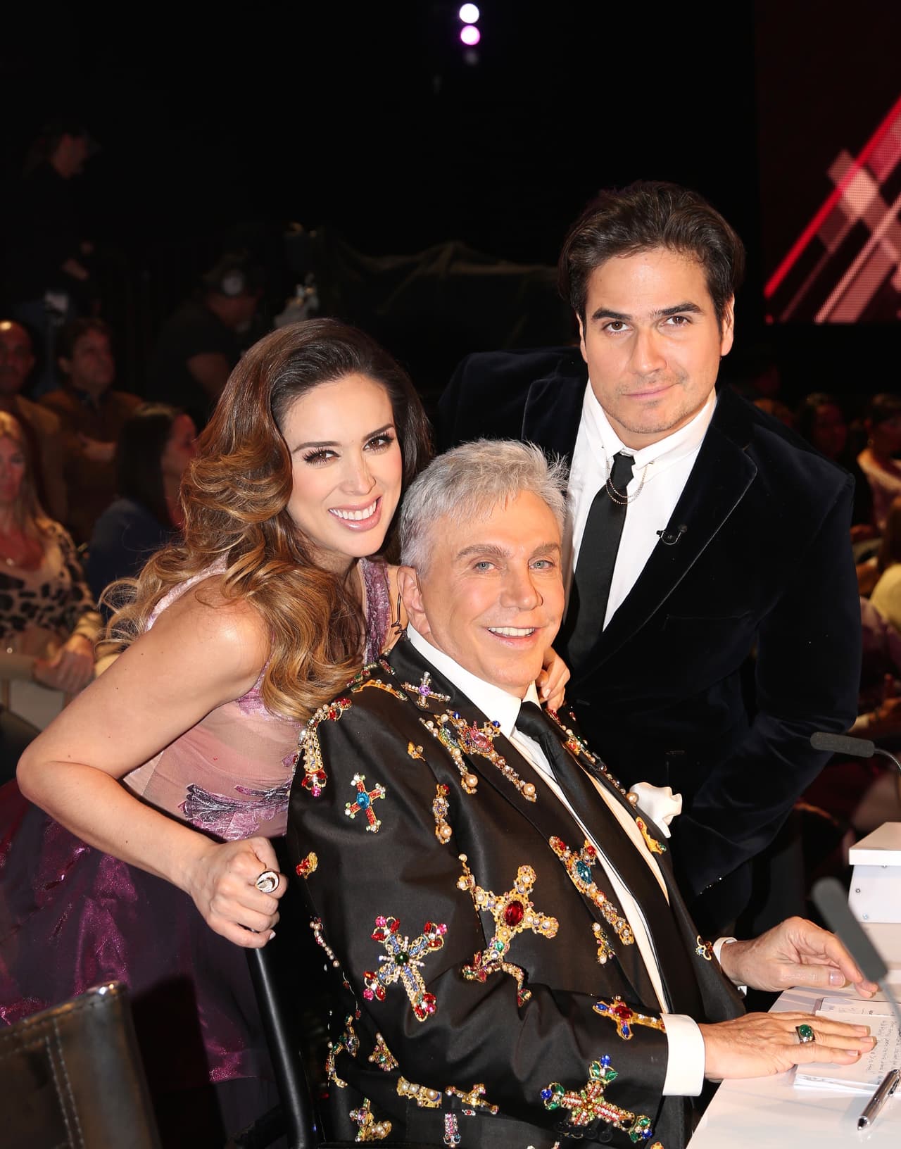 Tras ese papel, en 2016 el actor fue juez de la décima temporada de Nuestra Belleza Latina VIP, junto a Jacqueline Bracamontes y Osmel Sousa.