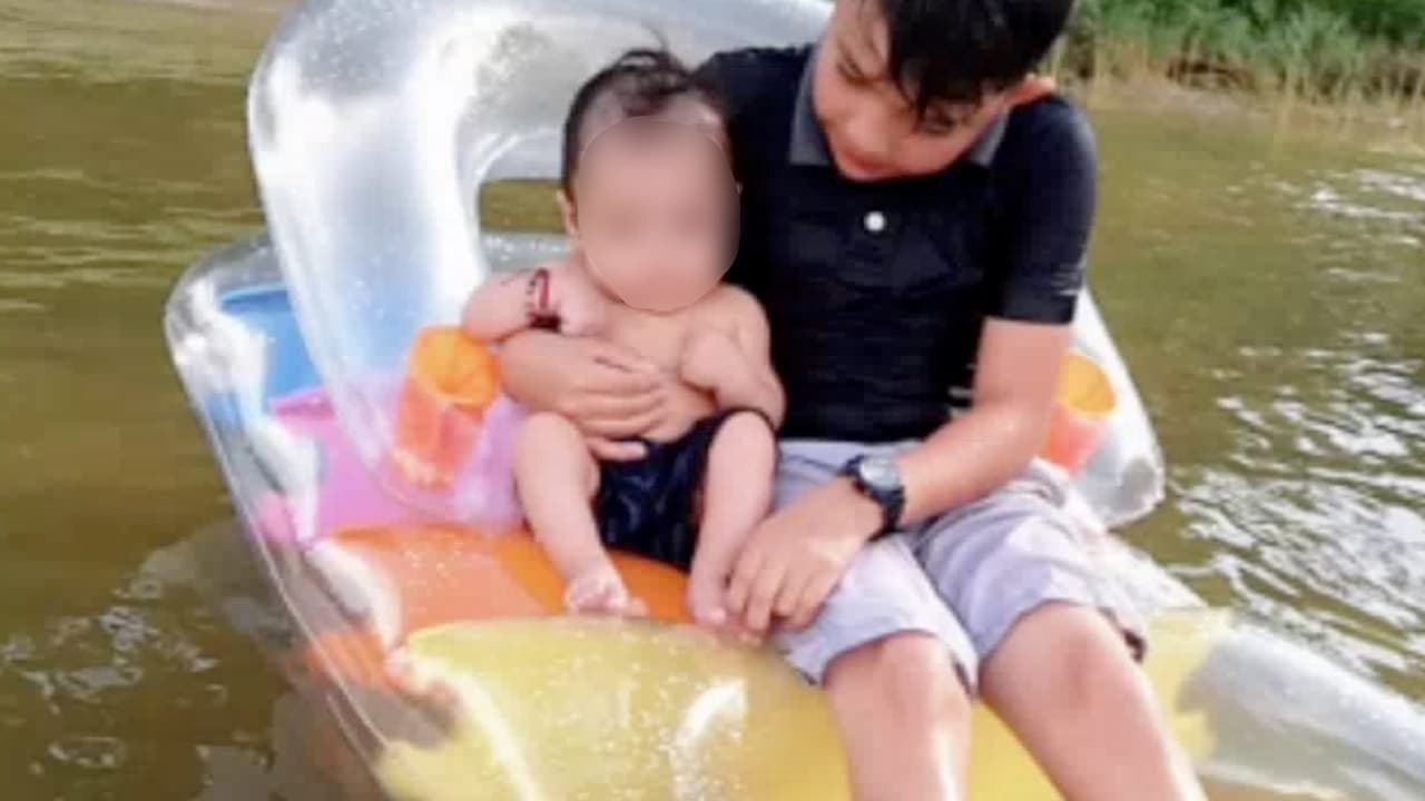 La mujer agregó que el niño durmió junto a su hermano. Sin embargo ese el lunes por la noche, la temperatura bajó hasta 12 grados Fahrenheit y no había calefacción en la casa.
<br>