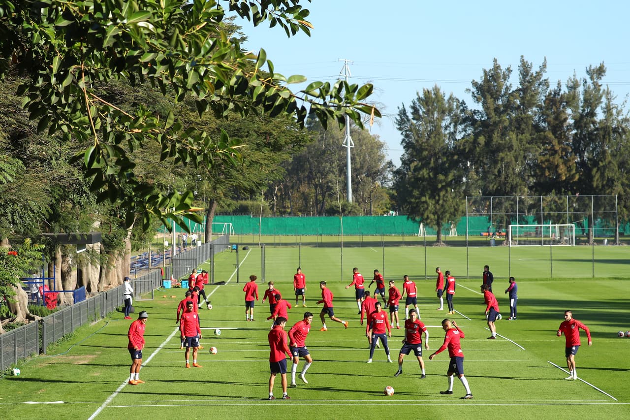 Las Chivas del Guadalajara se preparan con fuertes entrenamientos en Verde Valle para su primera fecha del torneo Guard1anes 2021, que será este viernes a las 19:30 ante el equipo de Puebla en el Estadio Cuauhtémoc.