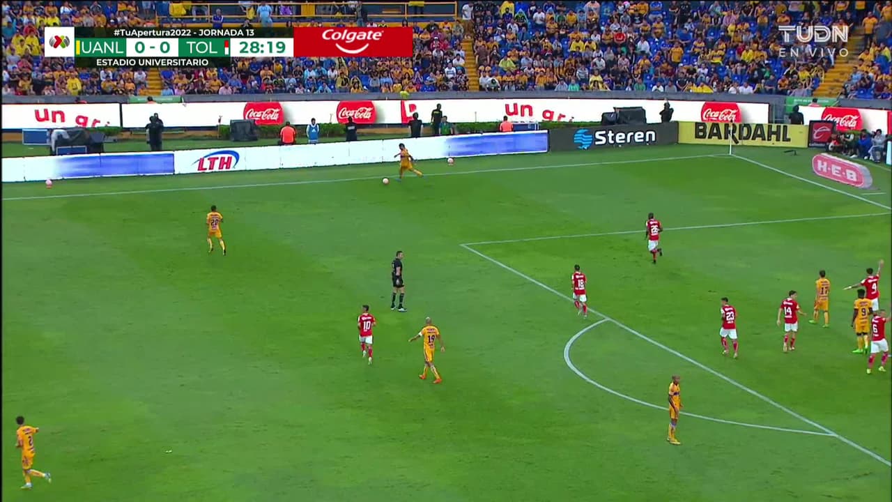 ¡TIRO ATAJADO! disparo por Luis Quiñones.