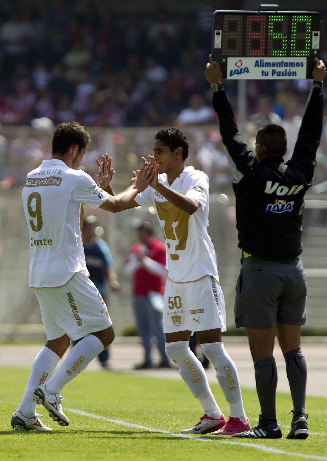 Junto con Emilio Orrantia y Diego de Buen, David Izazola era el 
<b>recambio generacional </b>en el Club Universidad.
