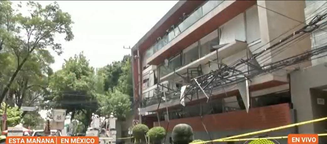 "Uno de mis mejores amigos me dice: 'wow, Laura, 
<b>qué bueno que saliste de ese departamento</b>'". 
<br>