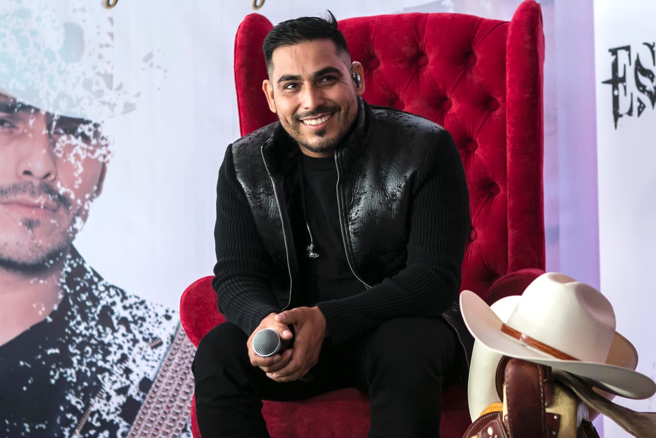 Espinoza Paz recordó este jueves, a través de su cuenta de Instagram, el día en que la cantante Katy Perry usó una prenda de ropa con un estampado muy similar al de una de sus famosas camisas.