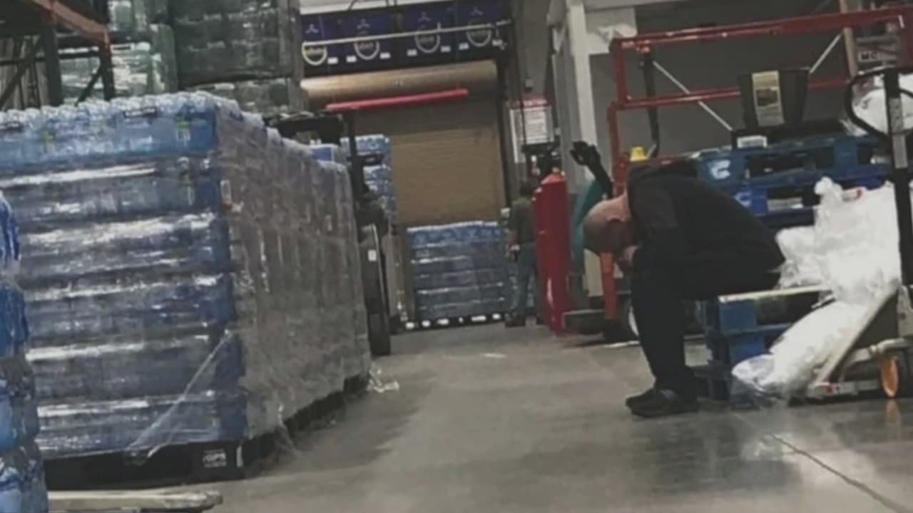 “Quién sabe cuándo podremos descansar”: empleado explica cómo es trabajar en una bodega de alimentos durante la crisis del coronavirus 