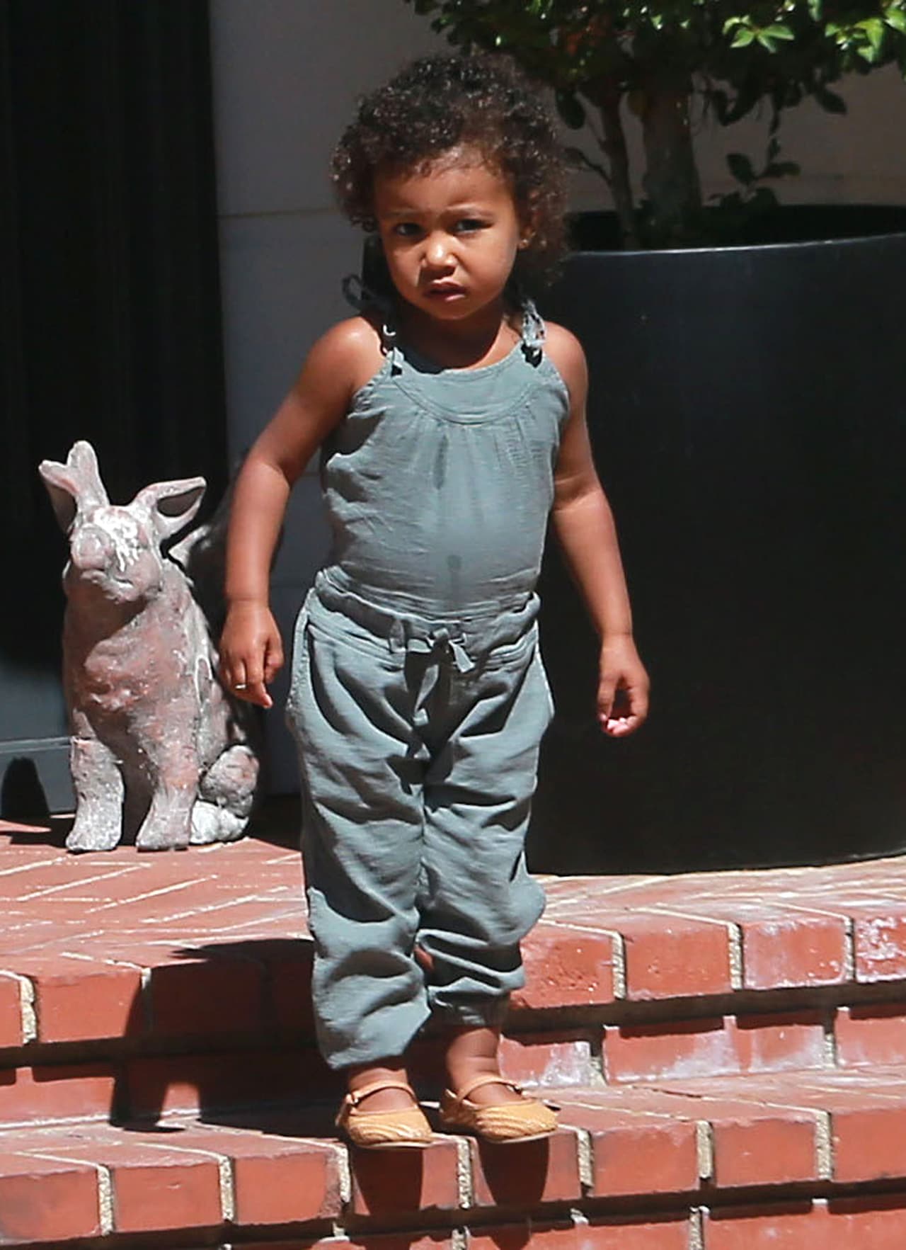 Nori salió con su mami.