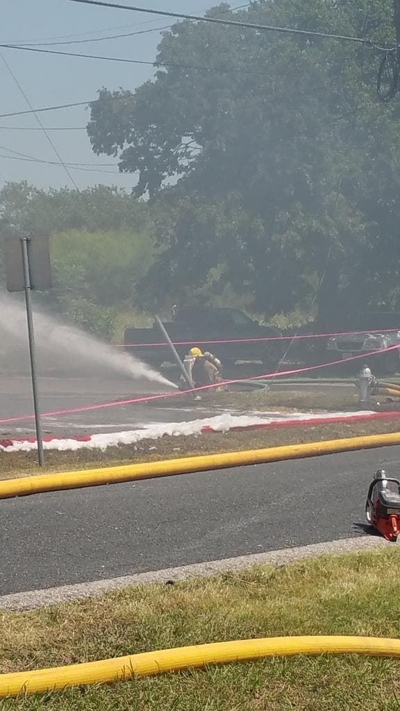 Se incendia tienda de autopartes en Austin