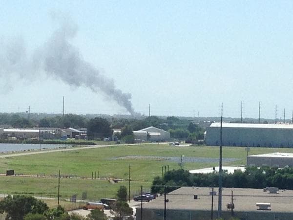 Se incendia tienda de autopartes en Austin