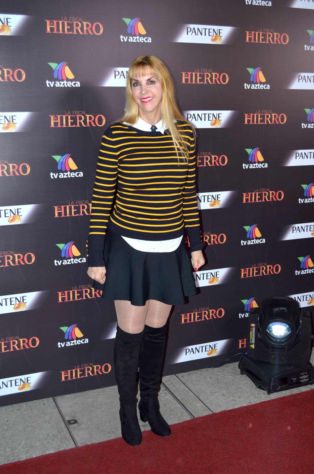 "Yo nada más dije que se había hecho pruebas psicológicas. Es muy importante que sepan que hay alguien que
<b>se está haciendo pasar por el abogado de Frida Sofía</b> que no lo es, está dando declaraciones que están confundiendo a toda la familia, (son)
<b>equivocadas y que son mentiras</b>. Los únicos abogados que pueden hablar y que están autorizados son Oléa & Oléa".
<br>