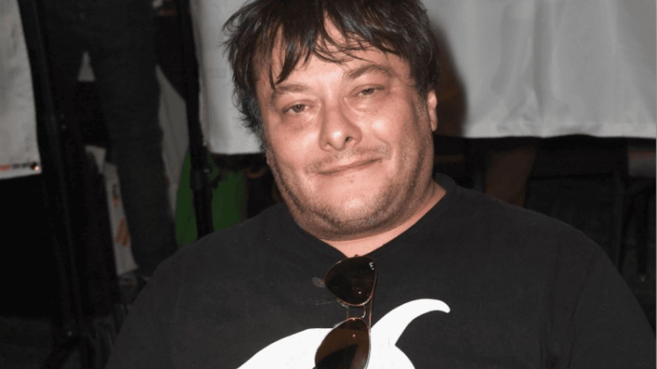 Edward Furlong pasó un año en un centro de rehabilitación y desde entonces, se mantiene limpio y sobrio. Pronto cumplirá 45 años y expresó a DailyMail que está feliz por recibir una segunda oportunidad, además de que hoy en día, tiene una gran relación con su hijo, ya que lograron arreglar su vínculo.