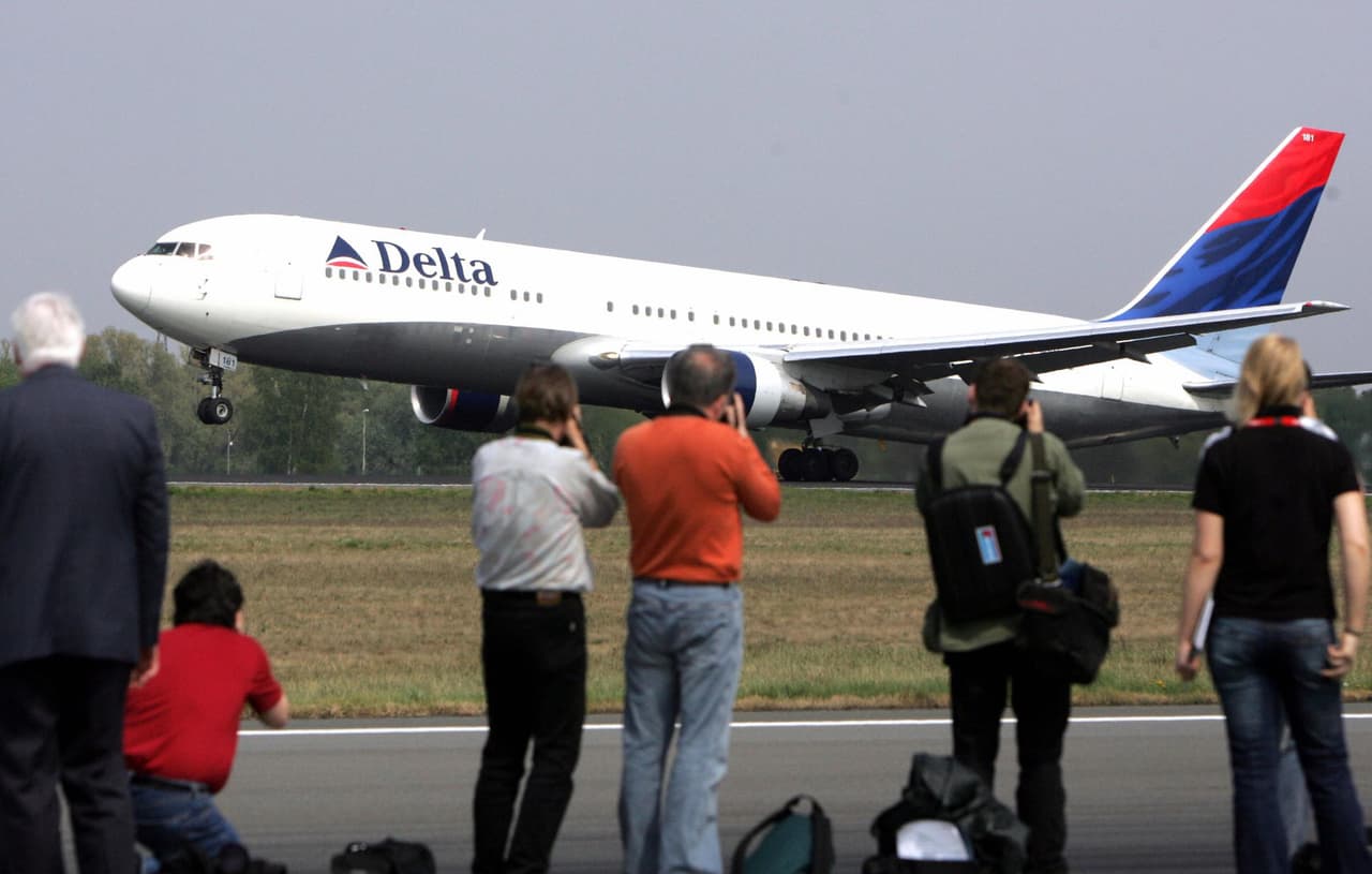 Delta Airlines fue una de las empresas que cortó lazos esta semana con la Asociación Nacional del Rifle.