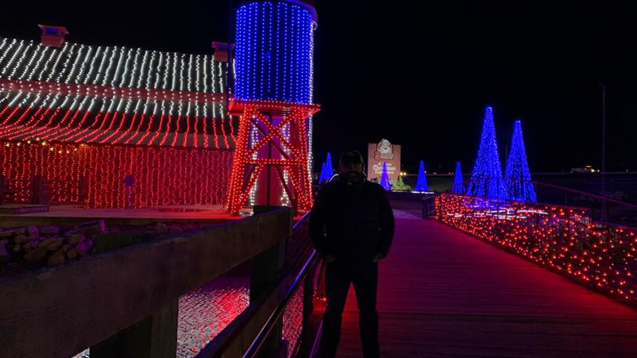 Este año siéntete rodeado de millones de luces parpadeantes en el nuevo sendero iluminado transitable.