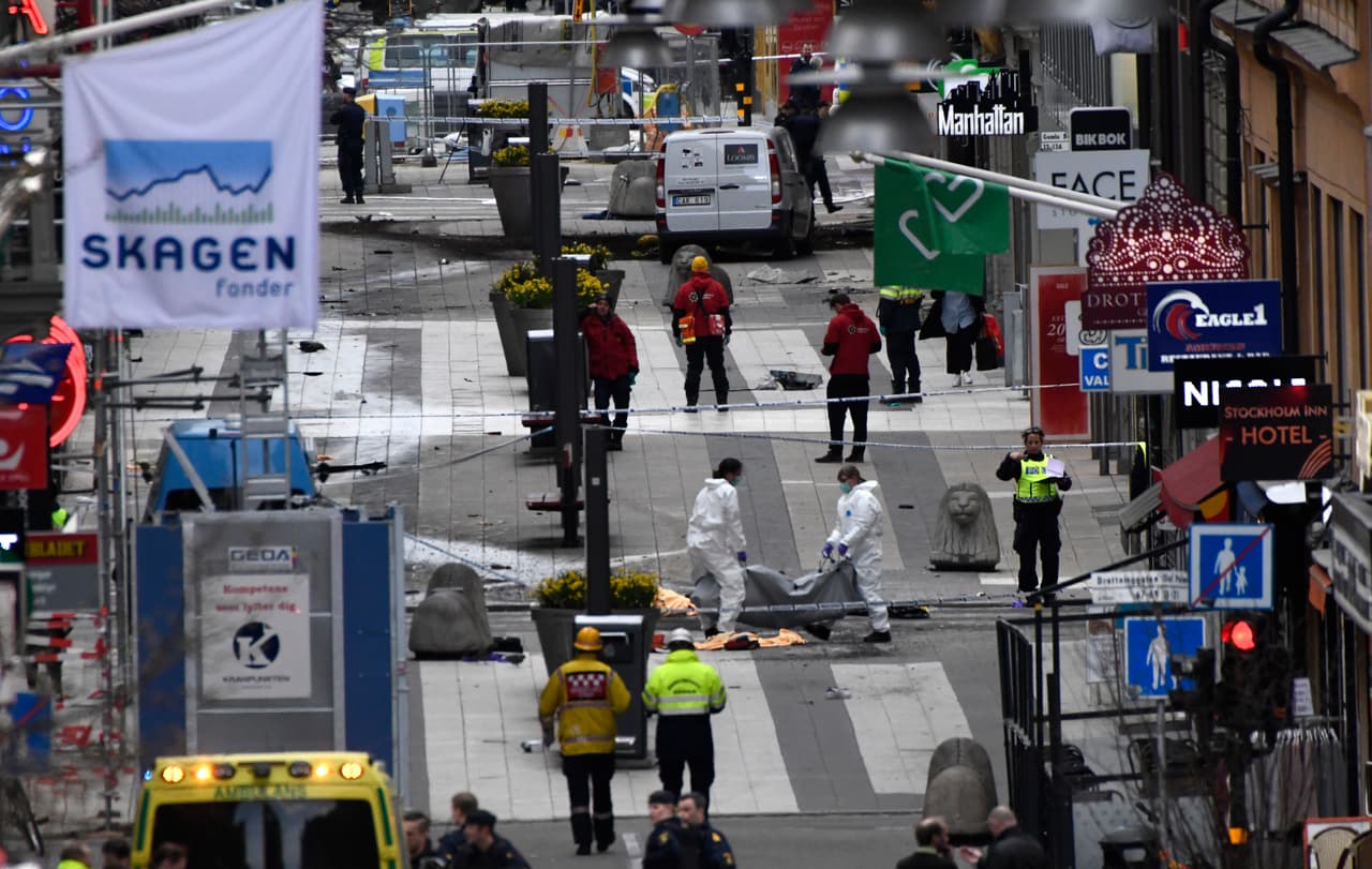 La policía sueca, citada por Reuters, confirmó dos víctimas mortales.