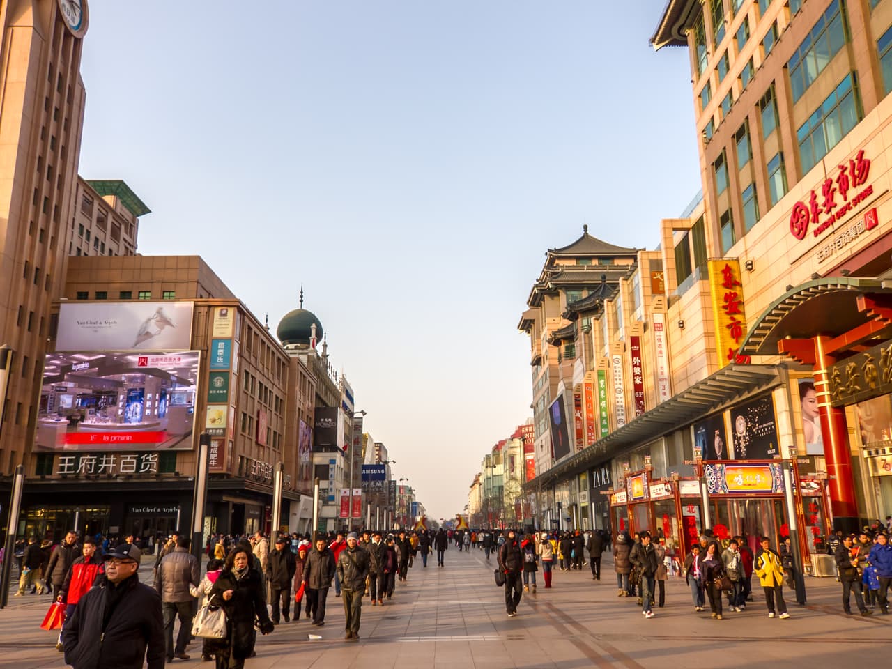 <h2 class="cms-H2-H2">2. Beijing, China</h2>
<br>
<br>Los visitantes turísticos a la capital china, de unos 21.5 millones de habitantes, produjeron ganancias por 32,620 millones de dólares, según el reporte. Beijing es también señalada por el WTTC como una de las ciudades que más crecerá en materia turística durante los próximos 10 años.
<br>
<br>