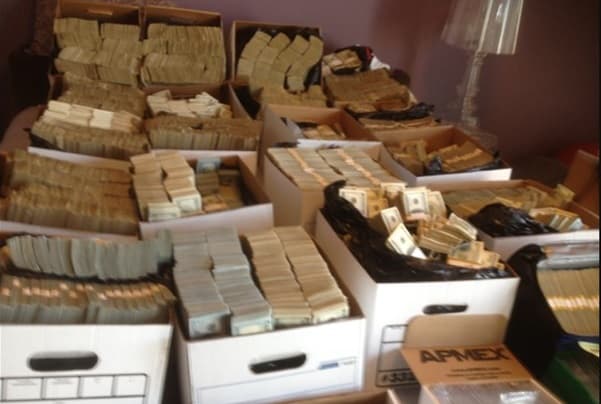 Empresarios de Los Ángeles aceptan que blanquearon billetes manchados de sangre del 'narco'