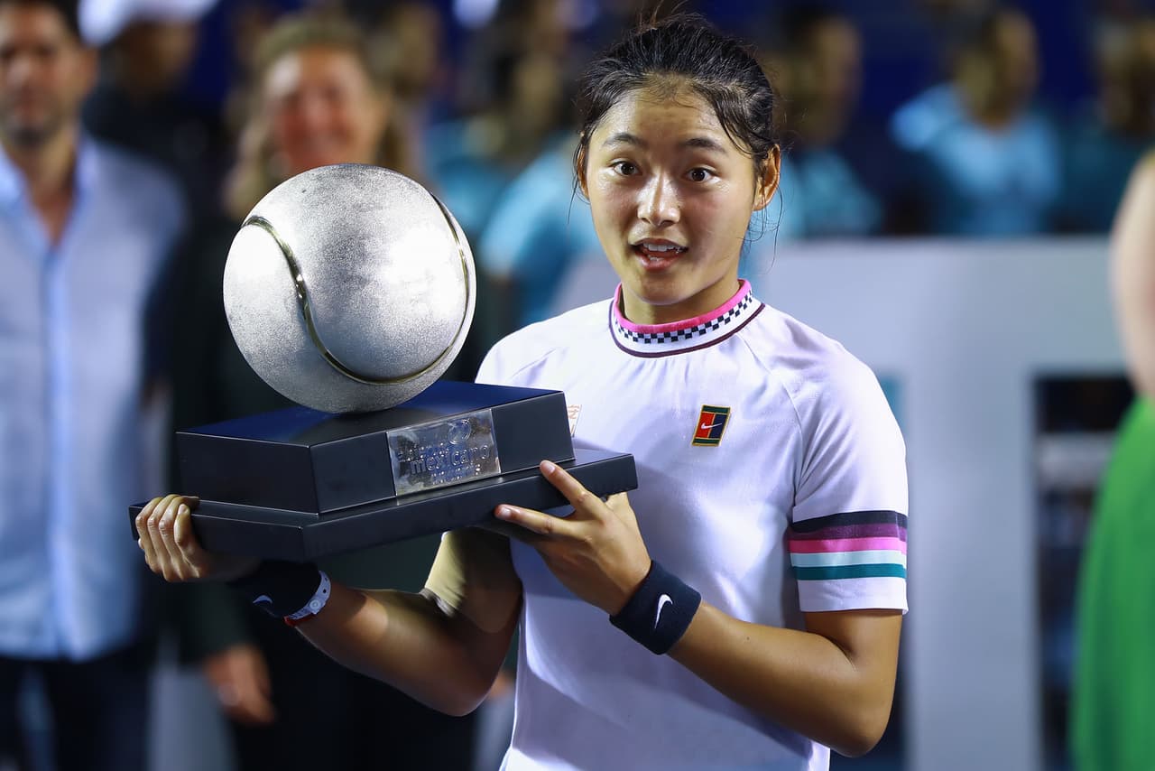 Yafan Wang levantó el trofeo de campeona tras imponerse en la Final de muejres en singles del Abierto Mexicano de Tenis 2019 en una dura batalla en el Estadio Pegaso.
