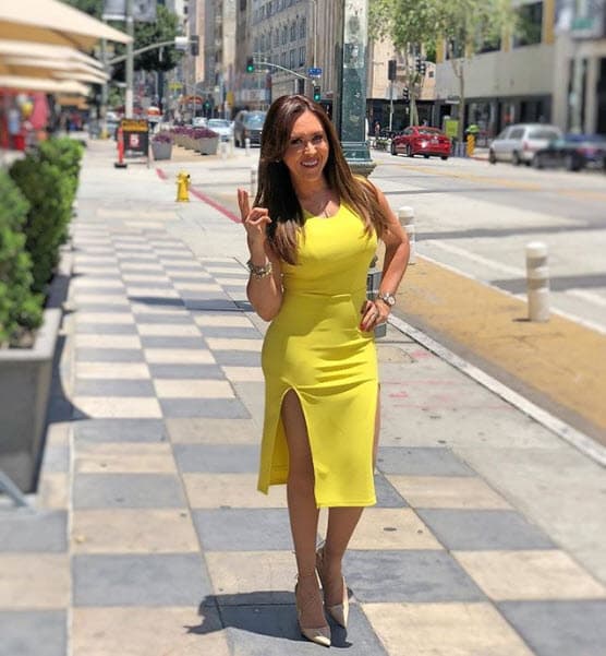 Tanya Charry es otra de las colaboradoras de El Gordo y La Flaca que no tiene miedo a usar el color amarillo.