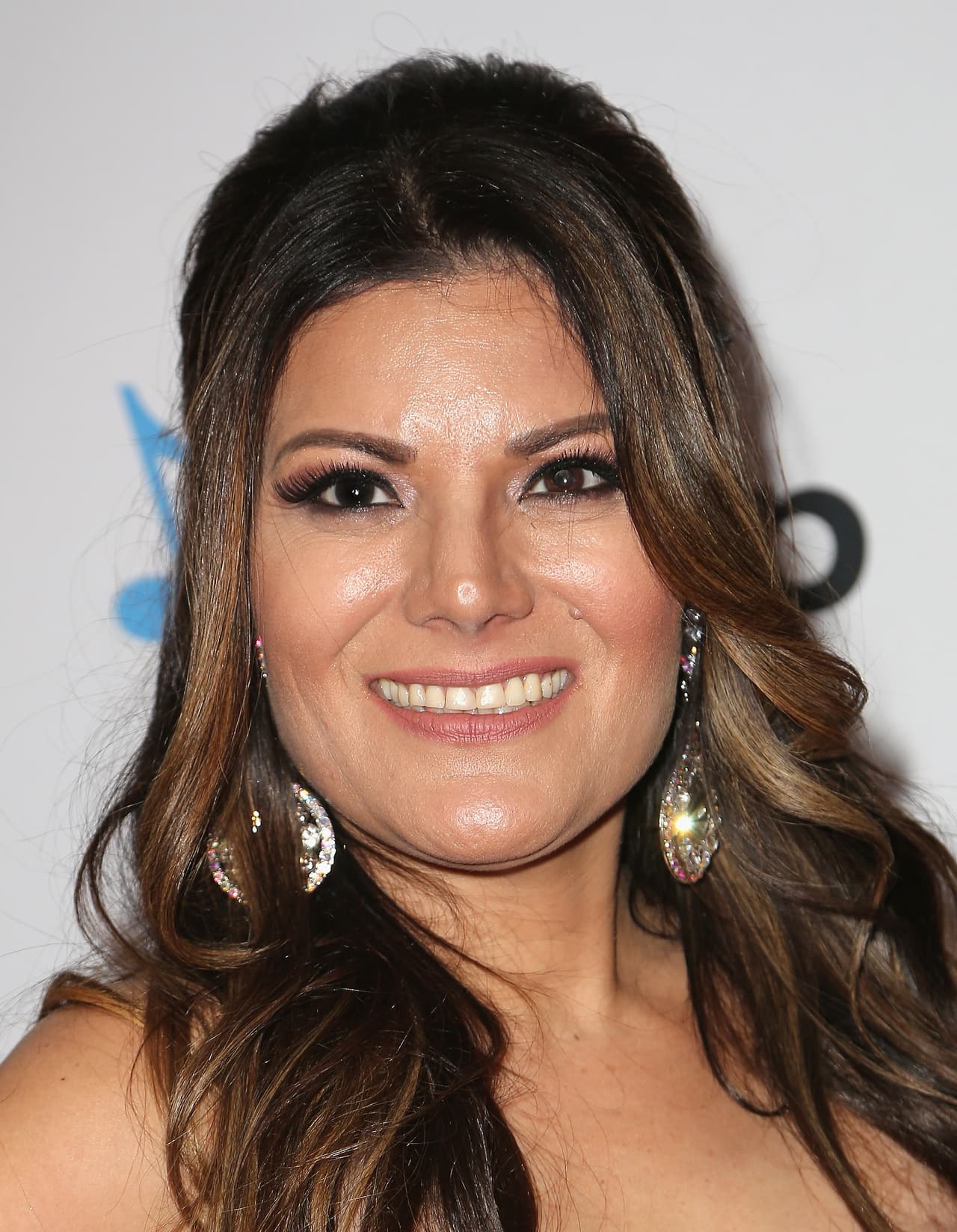 Cantante de música duranguense que la ha llevado a ganarse el sobrenombre de "La Reina del Pasito Duranguense".