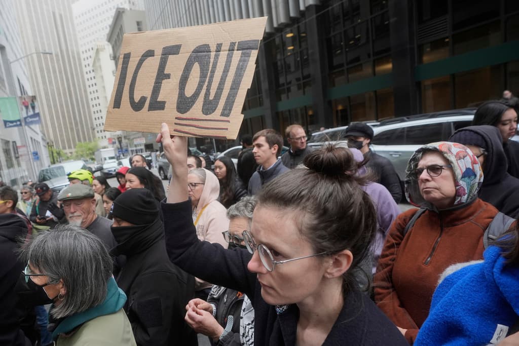 Operativos de ICE: qué pueden hacer y qué no los grupos que alertan a inmigrantes