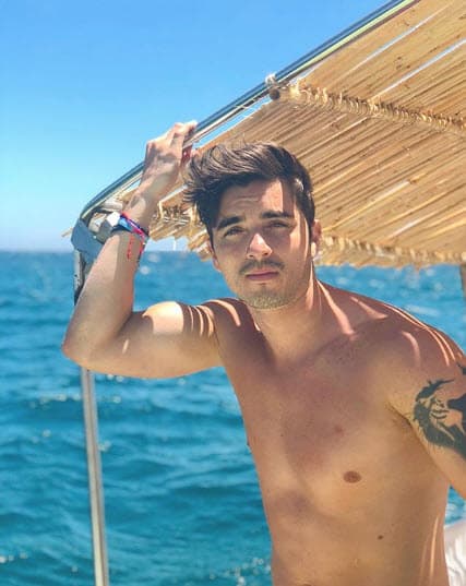 En la entrevista, el tema salió a colación cuando recordó que hace algunos días en un comentario en Instagram, un seguidor le escribió que regresara con Frida Sofía, a lo que él respondió que la extrañaba.