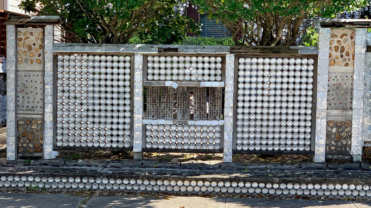 John consideraba su trabajo como un agradable pasatiempo en lugar de una obra de arte, y disfrutaba de la reacción que provocaban sus creaciones a la gente.