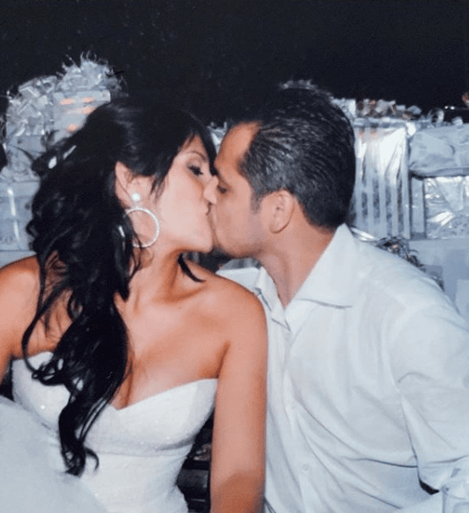 En total, 
<b>estuvieron juntos 17 años,</b> según narra la misma Linda Cuevas en sus 
<b><a href="https://www.instagram.com/licufi/" target="_blank">publicaciones en Instagram</a></b>.